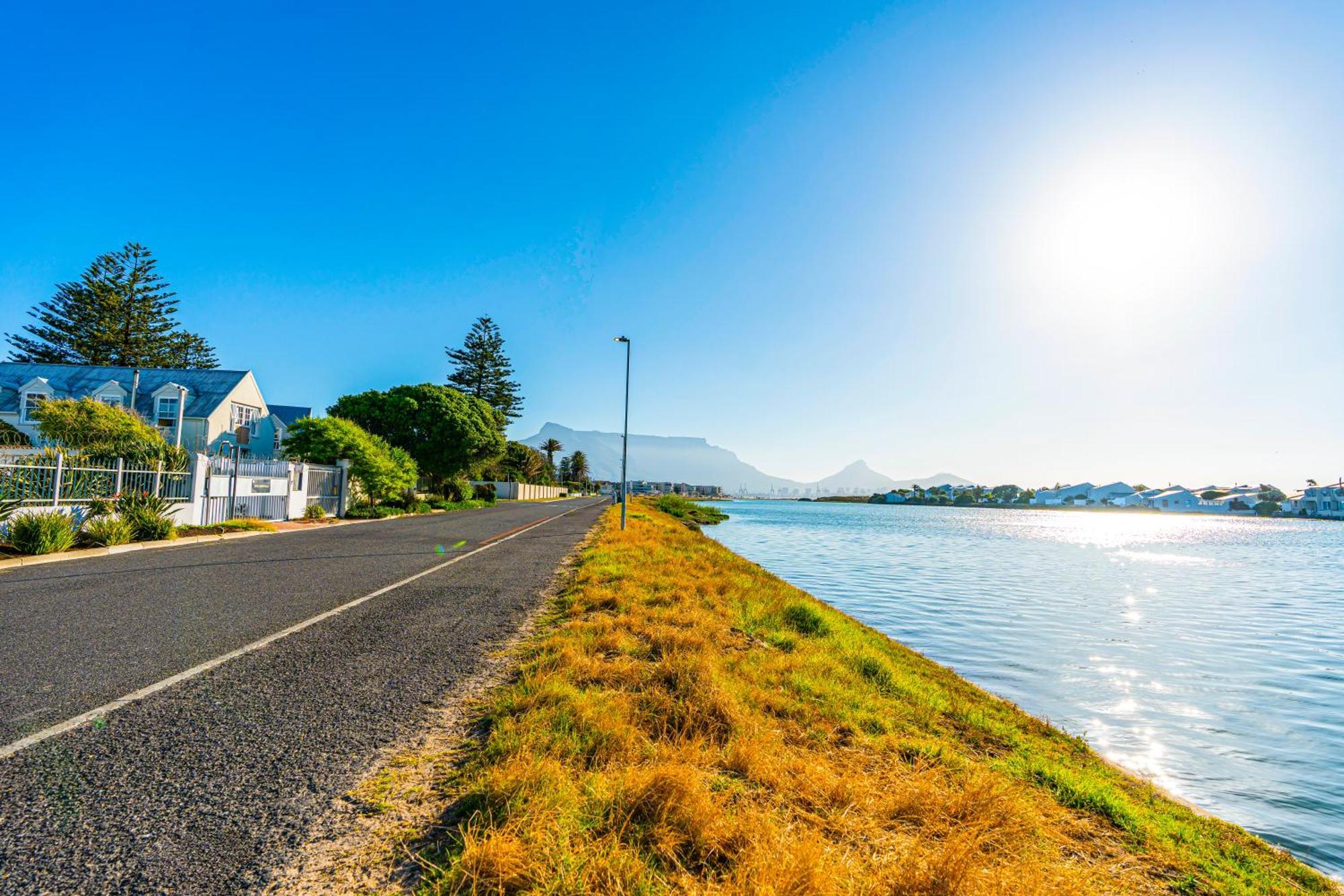 Milnerton Lagoon Gasthuis 4*